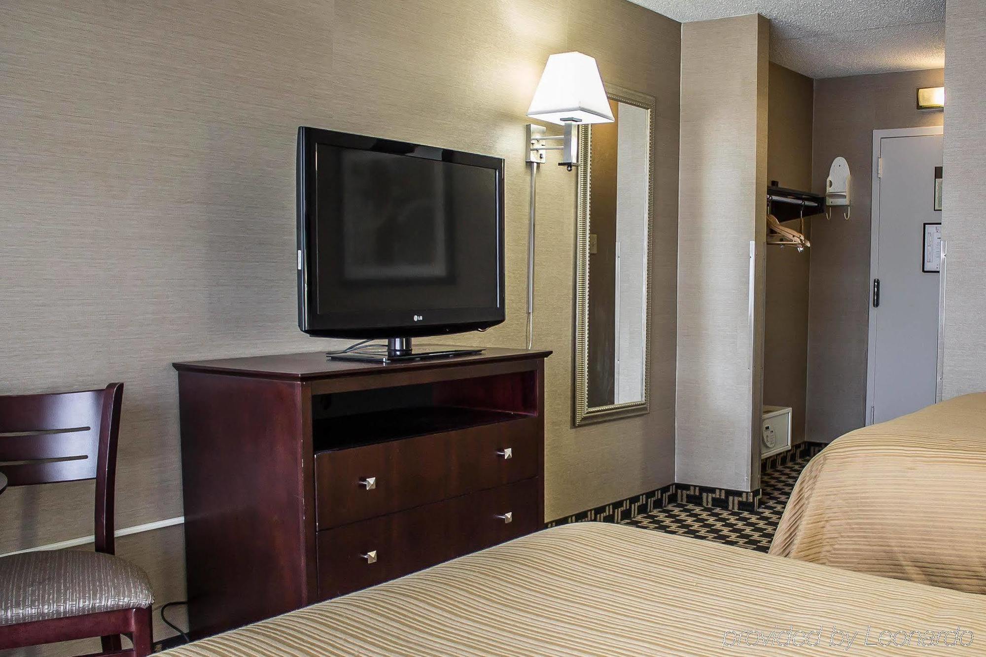 Quality Inn & Conference Center アクロン エクステリア 写真