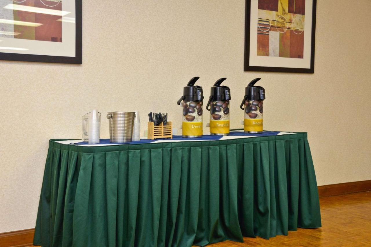 Quality Inn & Conference Center アクロン エクステリア 写真