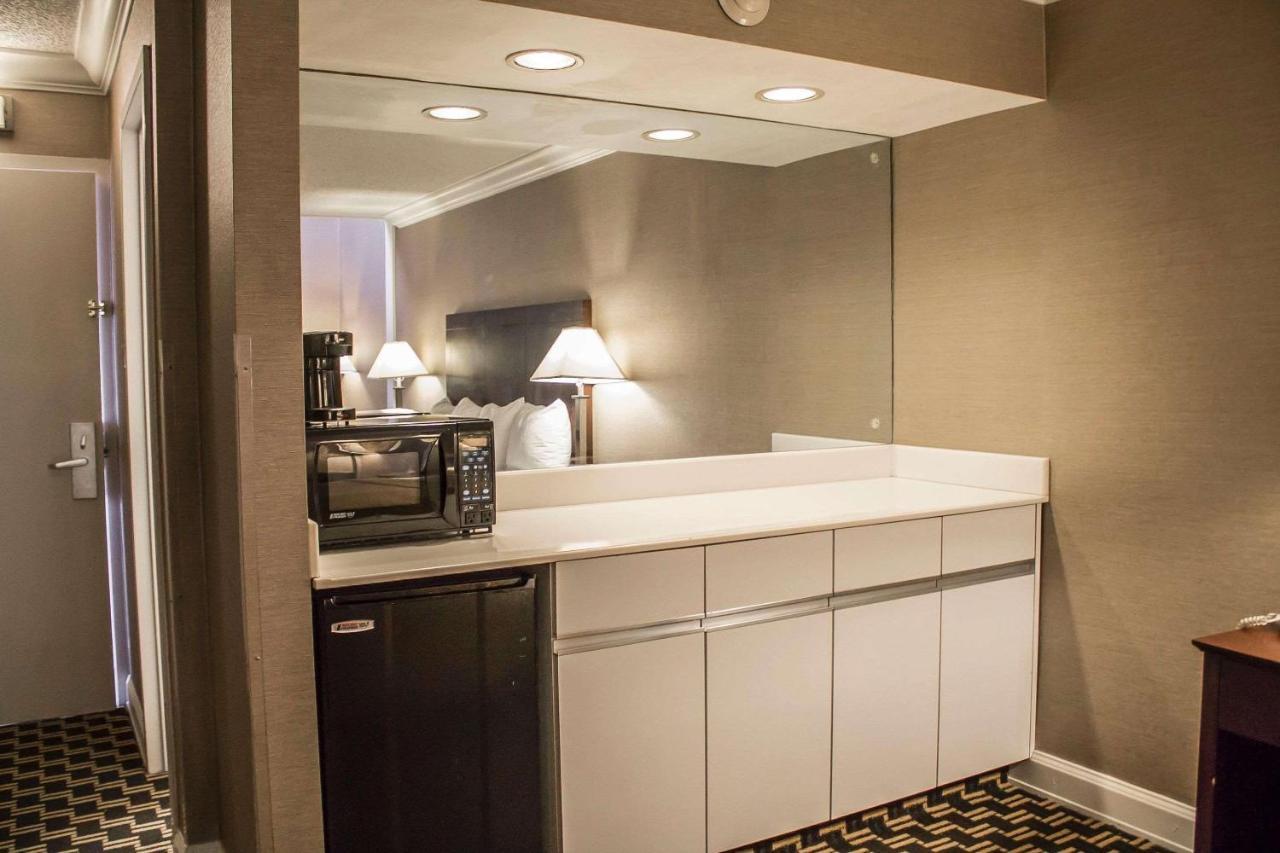 Quality Inn & Conference Center アクロン エクステリア 写真