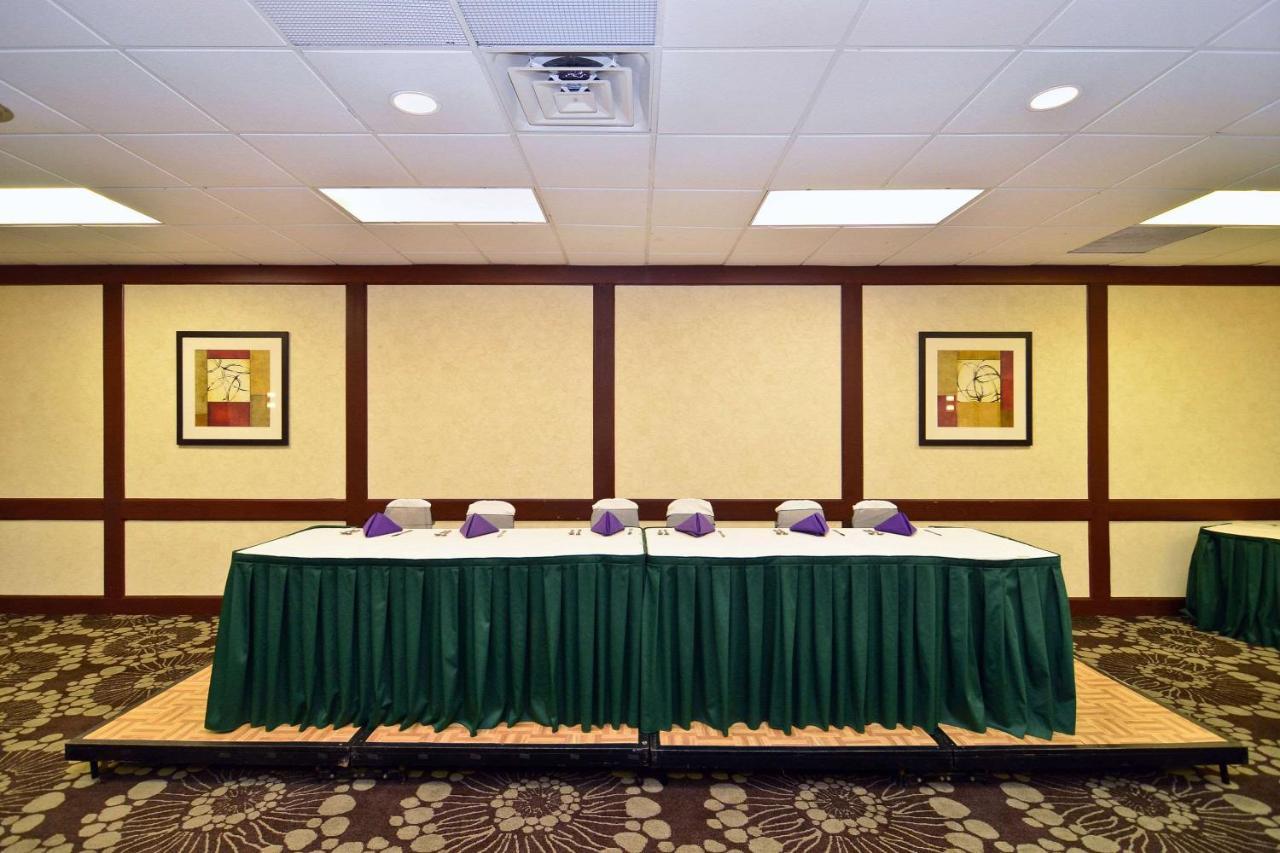 Quality Inn & Conference Center アクロン エクステリア 写真