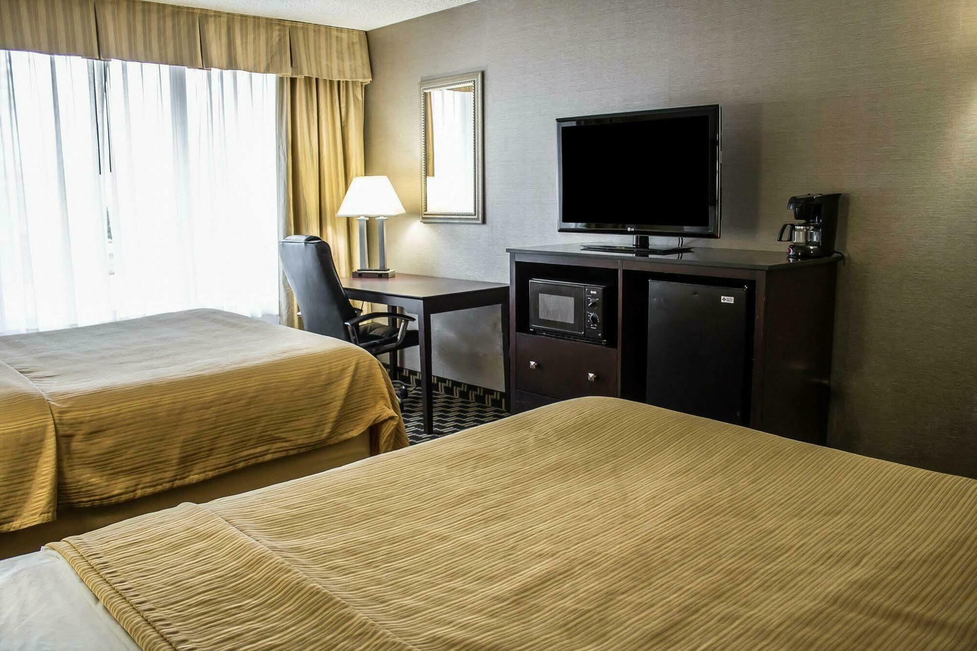 Quality Inn & Conference Center アクロン エクステリア 写真